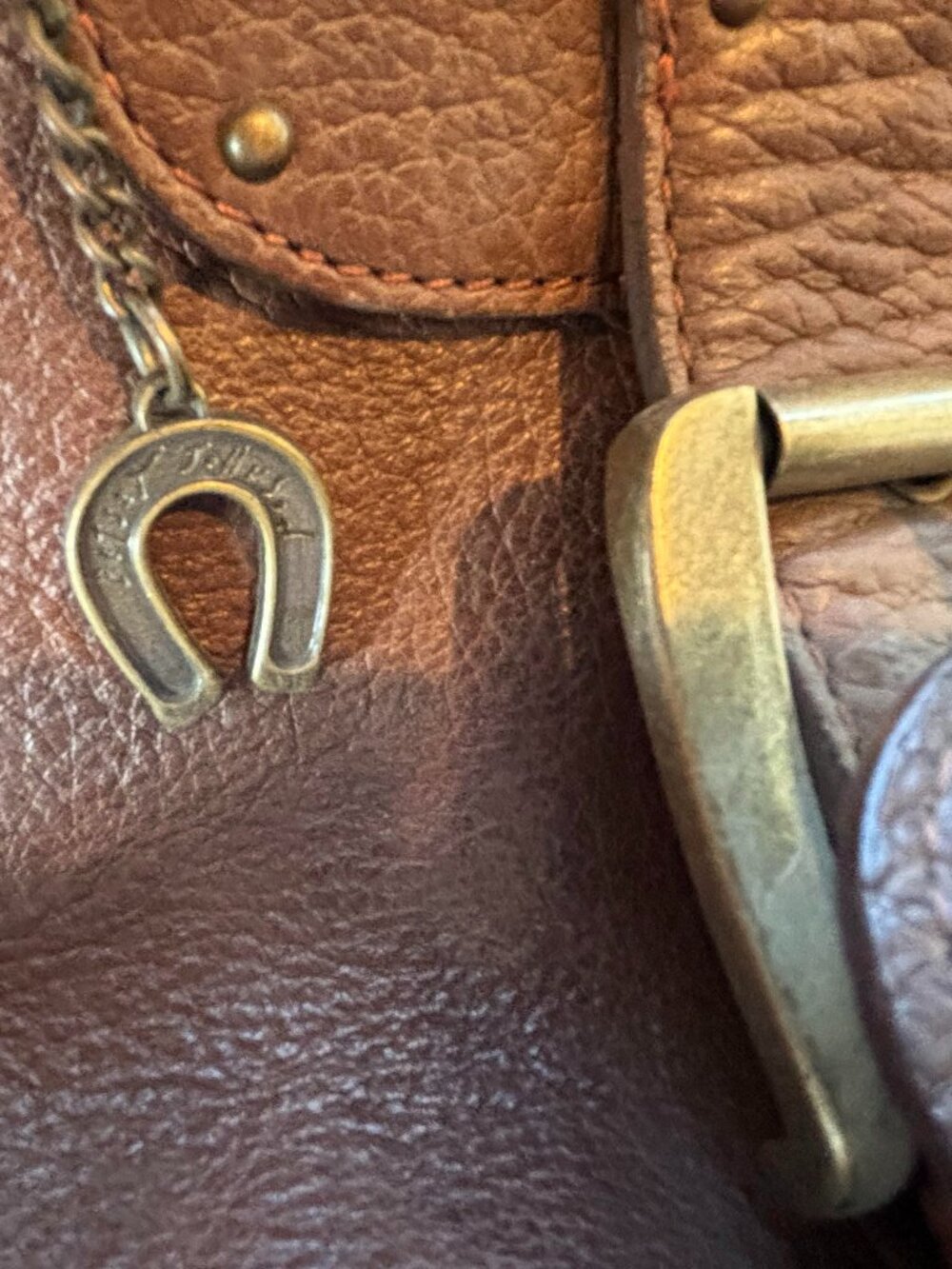 LARGE VINTAGE 2000'S BETSY JOHNSON LEATHER TOTE WITH HARDWARE - Picture 2 of 9